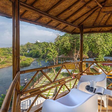 Saffronstays Riverfront Manor, 5-Bdr Pool Villa By Pej River カルジャット エクステリア 写真