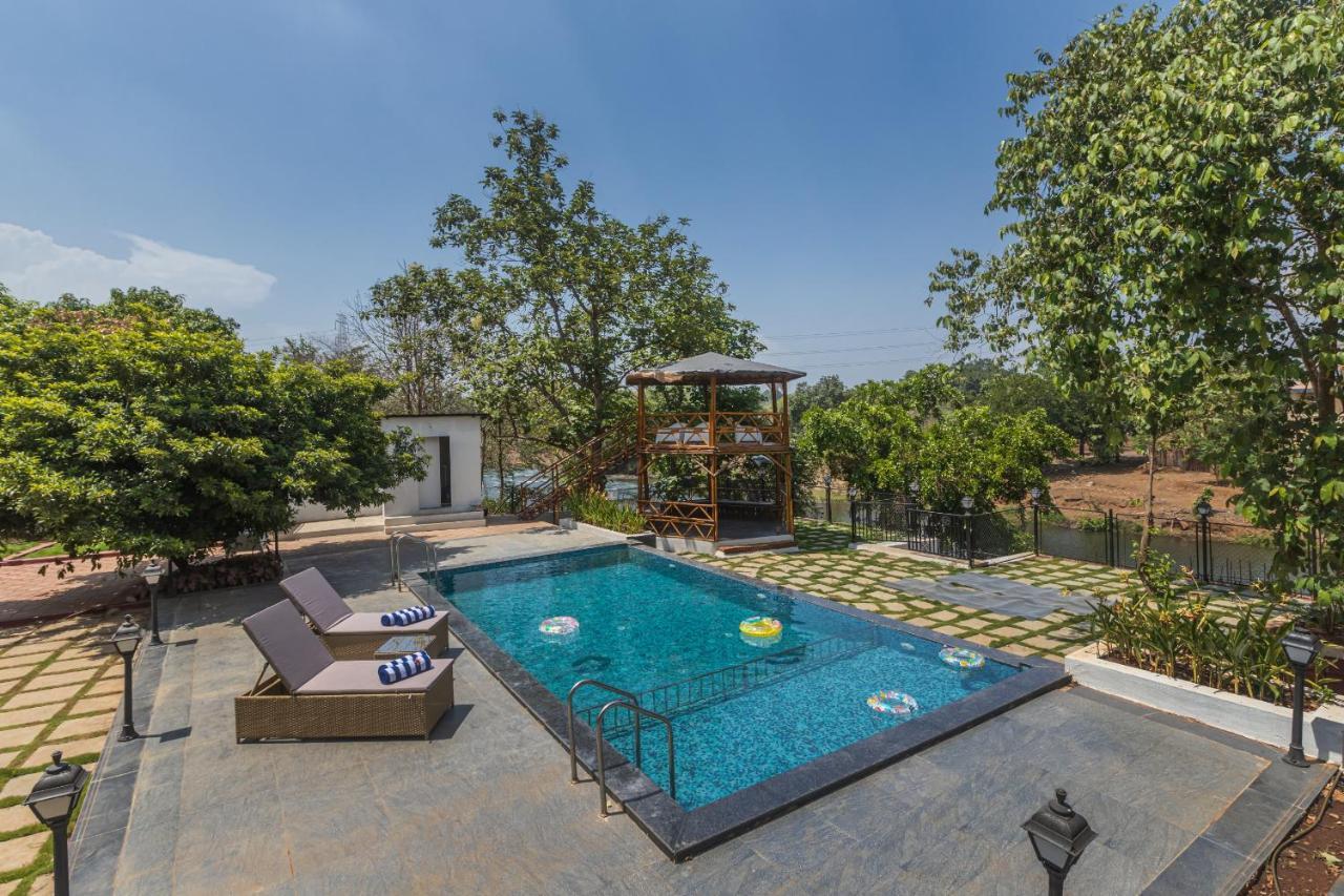 Saffronstays Riverfront Manor, 5-Bdr Pool Villa By Pej River カルジャット エクステリア 写真