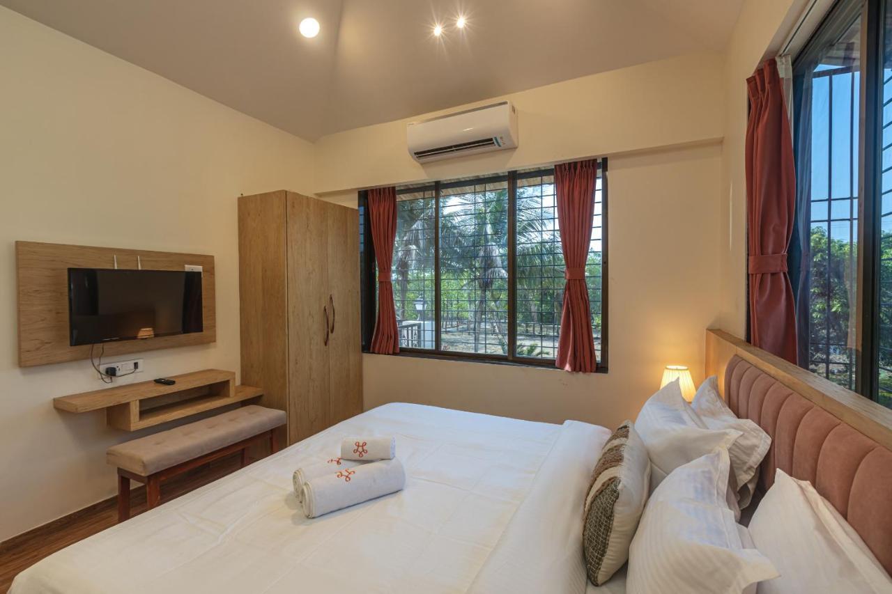 Saffronstays Riverfront Manor, 5-Bdr Pool Villa By Pej River カルジャット エクステリア 写真