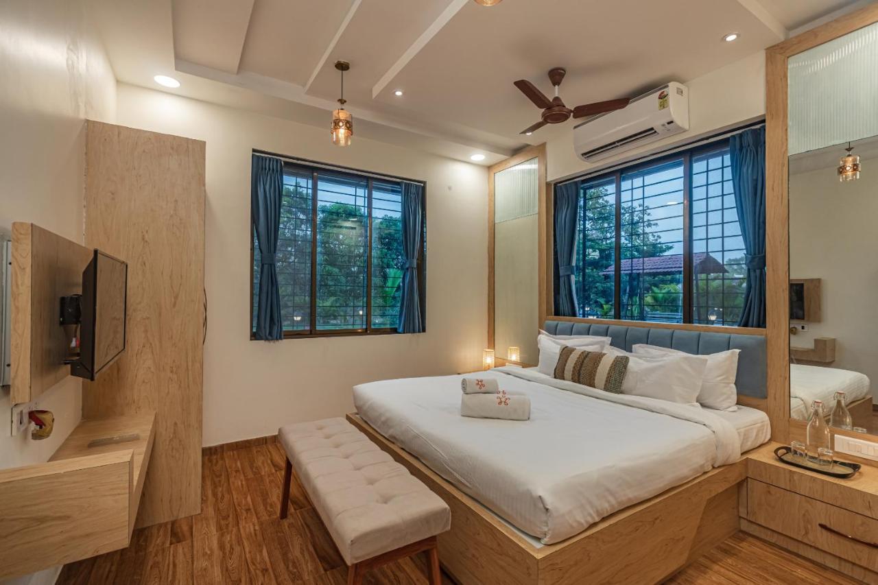 Saffronstays Riverfront Manor, 5-Bdr Pool Villa By Pej River カルジャット エクステリア 写真
